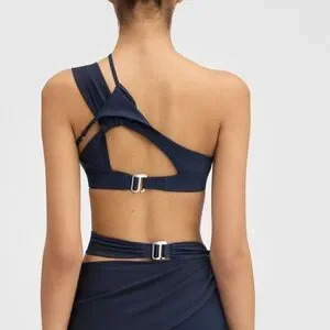 Nike Jacquemus La Brassiere Navy Lサイズ The JACQUEMUS+NIKE bra | T-Shirts | JACQUEMUS UAE Official
